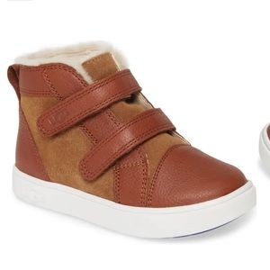 [NWB] Fur lined UGG toddler boots